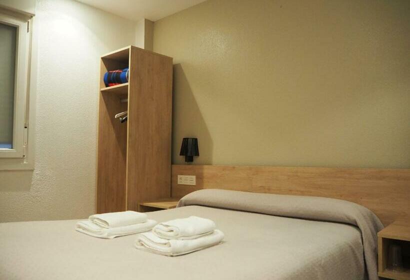 اتاق استاندارد با سرویس بهداشتی مشترک, Pensión Acella