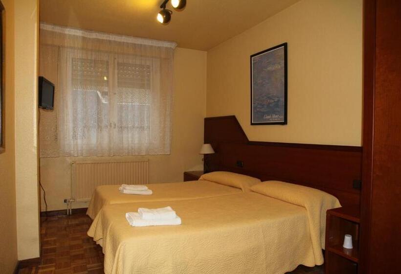 اتاق استاندارد با سرویس بهداشتی مشترک, Pensión Acella