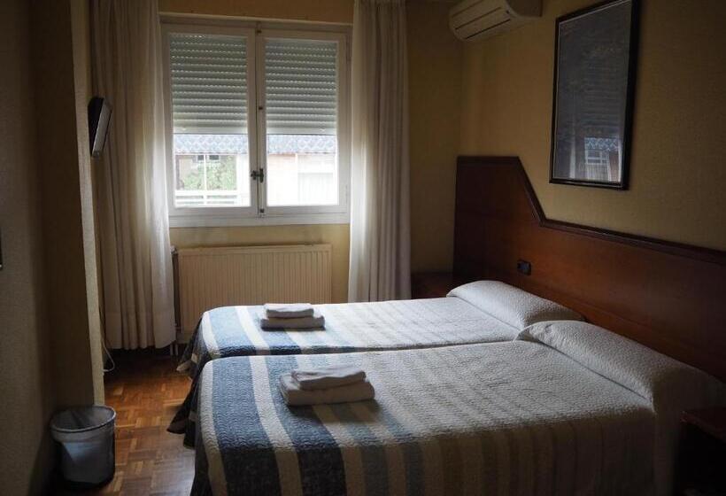 اتاق استاندارد یک تخته با سرویس بهداشتی مشترک, Pensión Acella