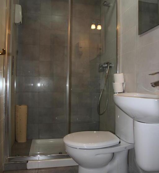 اتاق استاندارد یک تخته با سرویس بهداشتی مشترک, Pensión Acella