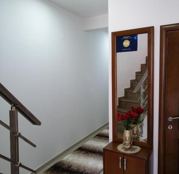 اتاق استاندارد چهار تخته با چشم‌انداز دریا, Apartments Gazi