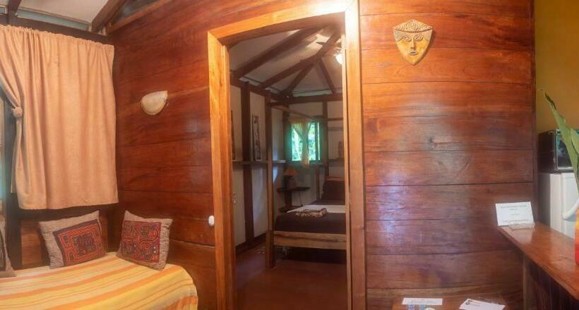 بنگله خانوادگی, Pachamama Jungle River Lodge Punta Uva