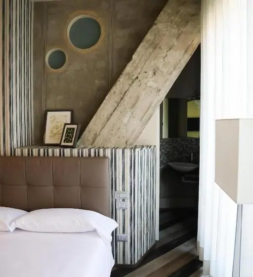 اتاق لوکس, Serendipity Rooms
