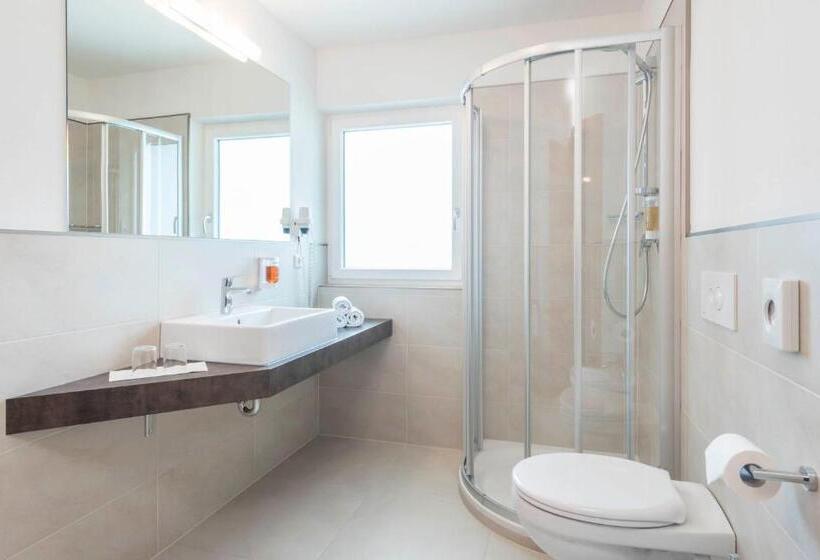 Апартаменты 2 Спальни с Балконом, Amelia Apartments