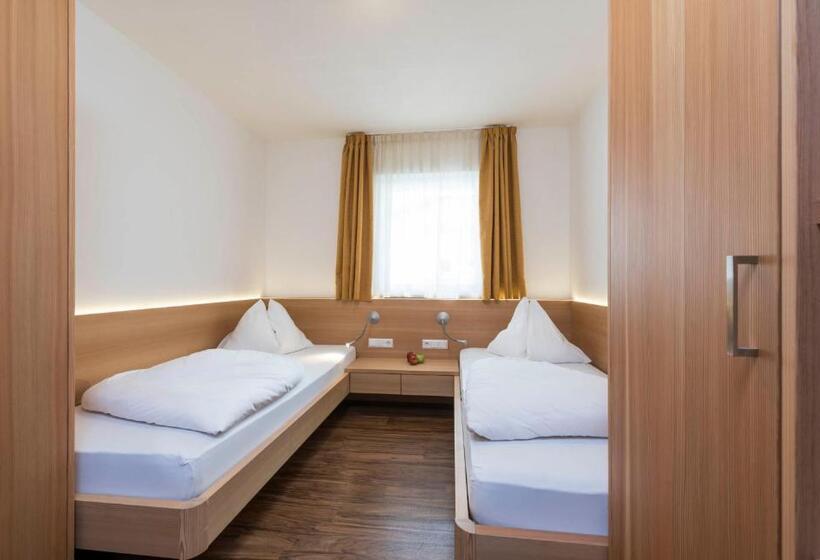 Апартаменты 2 Спальни с Балконом, Amelia Apartments