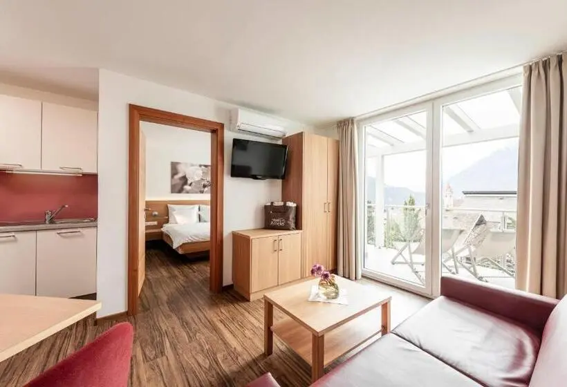 バルコニー付き１ベッドルームアパートメント, Amelia Apartments