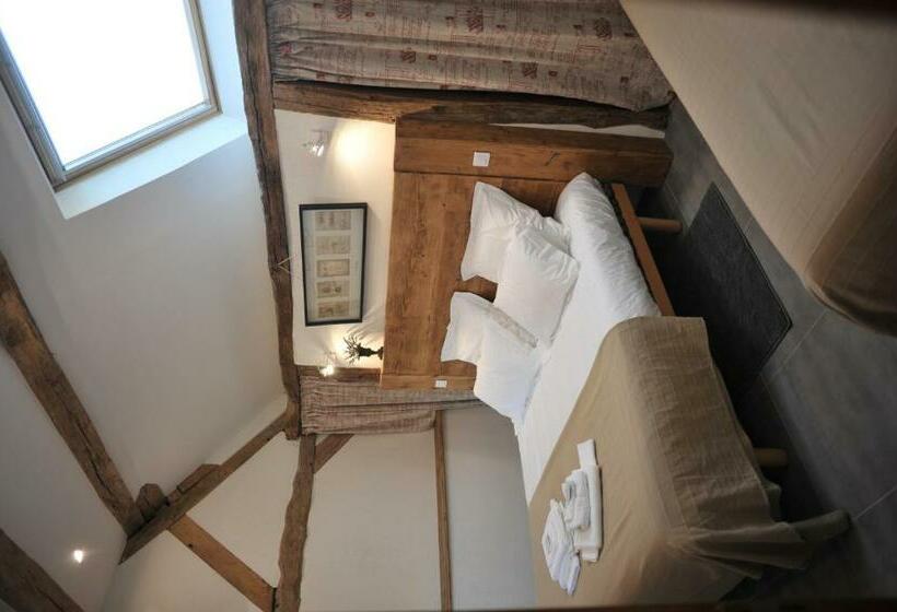 Четырехместный Номер Стандарт, La Bergerie Du Château De Pommeuse