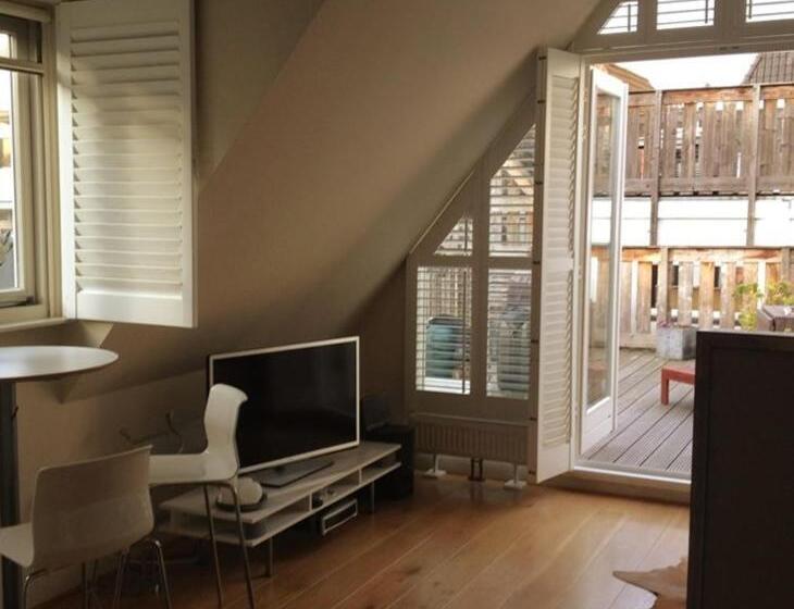 استودیوی استاندارد, Prince On The Roof