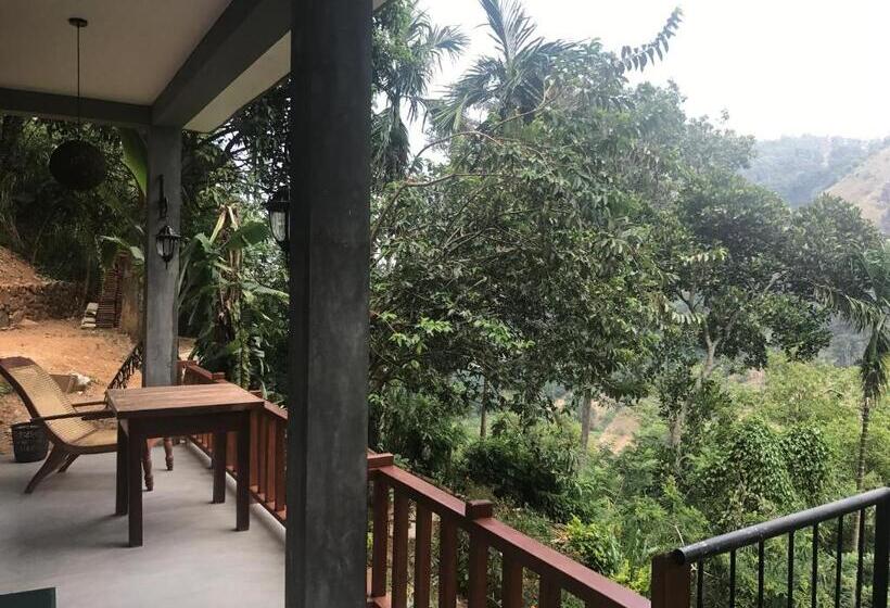 Camera Deluxe, Raveena Guest House