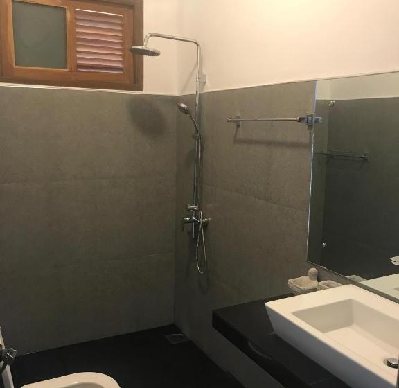 Camera Deluxe, Raveena Guest House