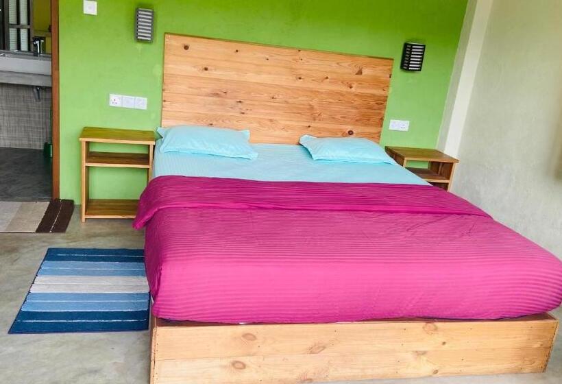 Camera Standard Vista Montagna, Raveena Guest House