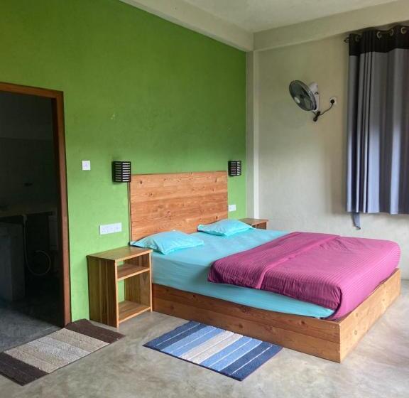 Camera Standard Vista Montagna, Raveena Guest House