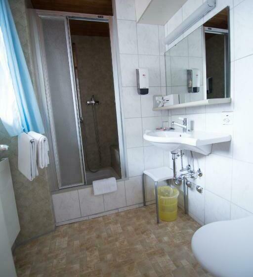 スタンダードルーム, Hold Ag