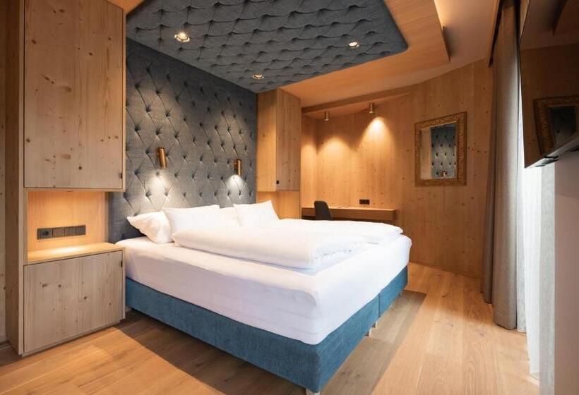 סוויטת ג'וניור, Kristall   Adults Only