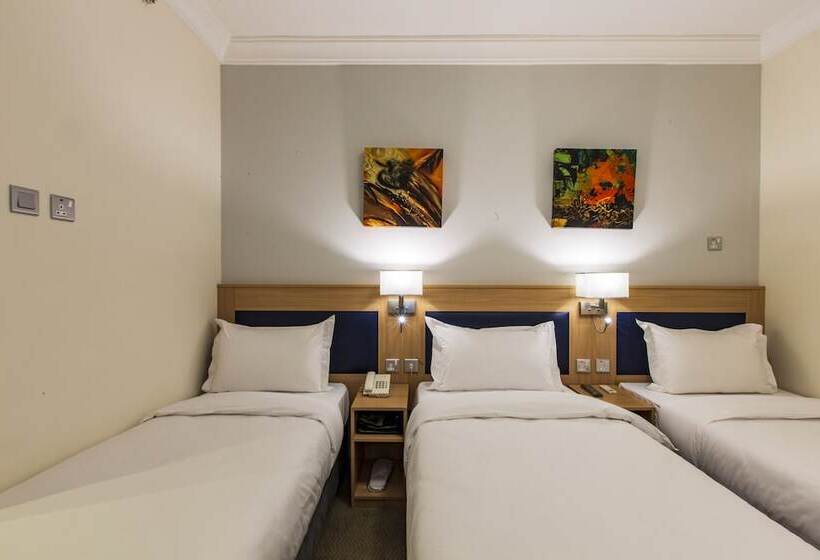 Habitació Triple Estàndard, Markad Ajyad