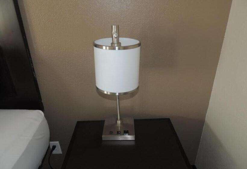 キングサイズベッドのスタンダードルーム, Quality Inn