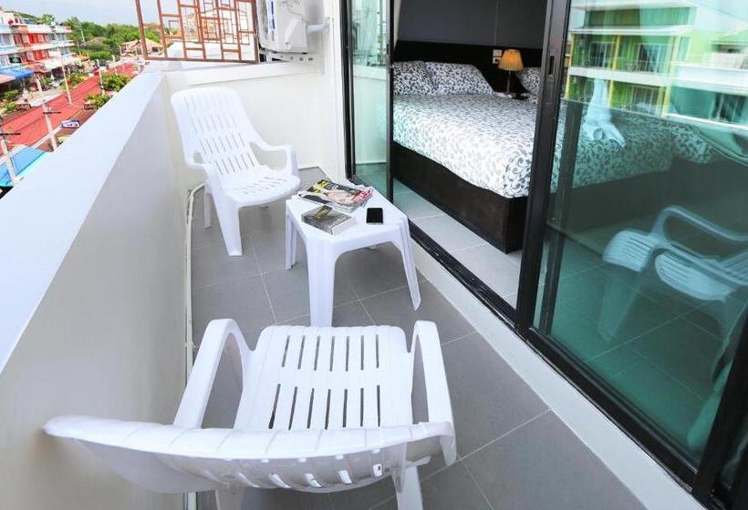 غرفة سوبيريور مزودة بشرفة, The Beach Cha Am Residence