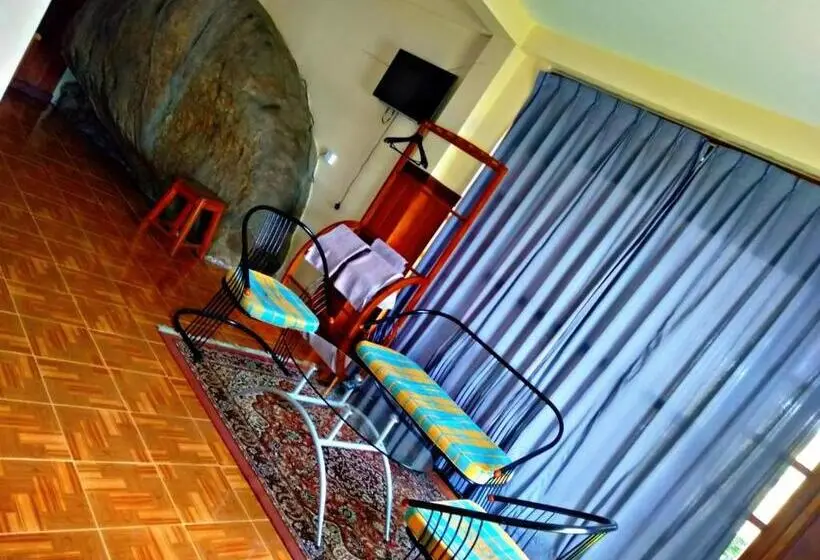 Deluxe Kolmen Hengen Huone, Srilak View Holiday Inn
