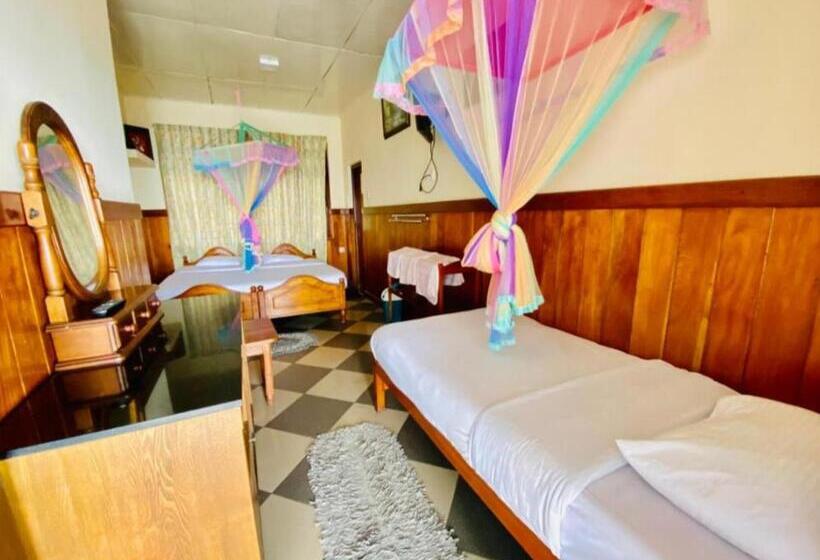 חדר סטנדרט לשלושה, Srilak View Holiday Inn