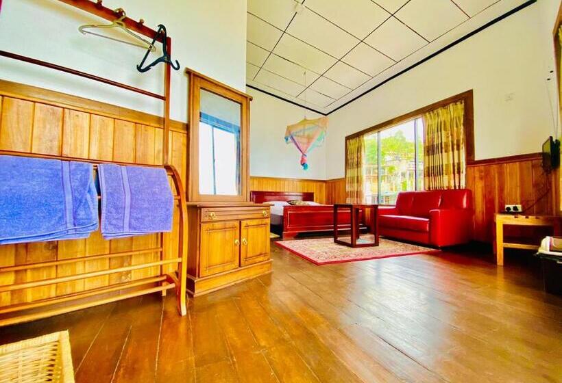 Номер Deluxe Одноместный, Srilak View Holiday Inn