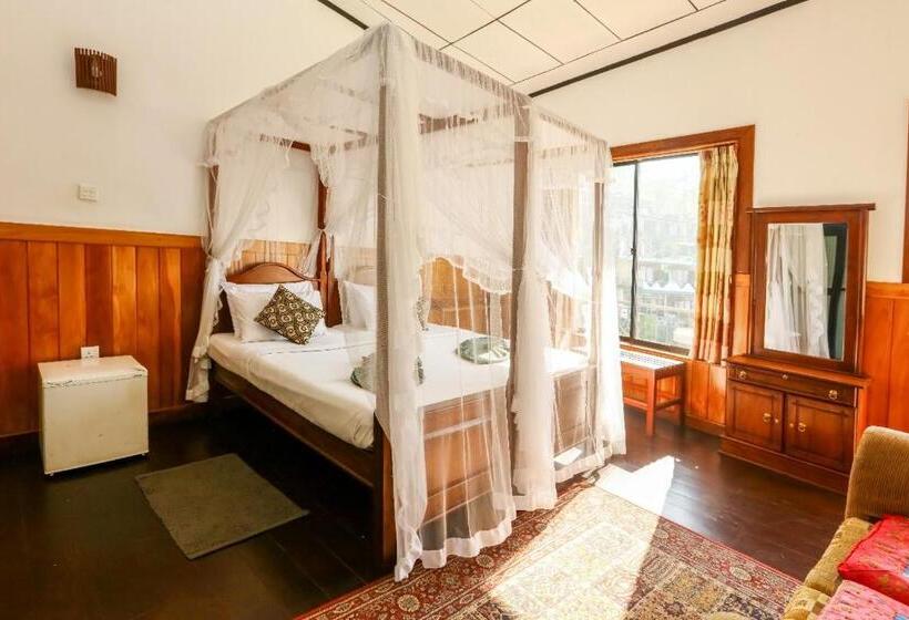 Номер Deluxe Одноместный, Srilak View Holiday Inn