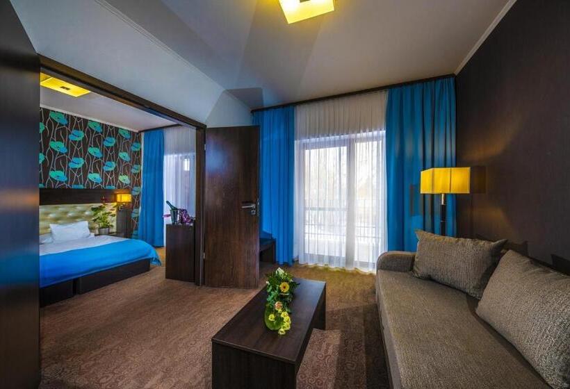 סוויטה, Session Hotel Ráckeve