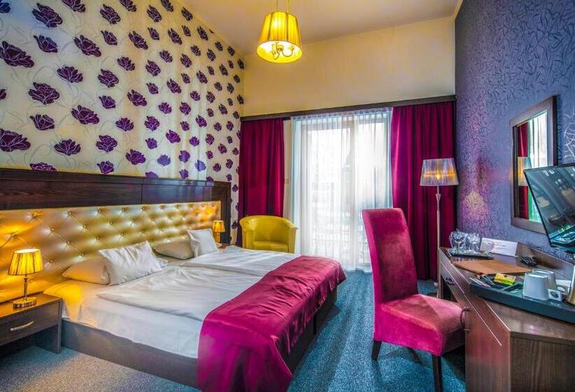 Номер Стандарт Вид на Сад, Session Hotel Ráckeve