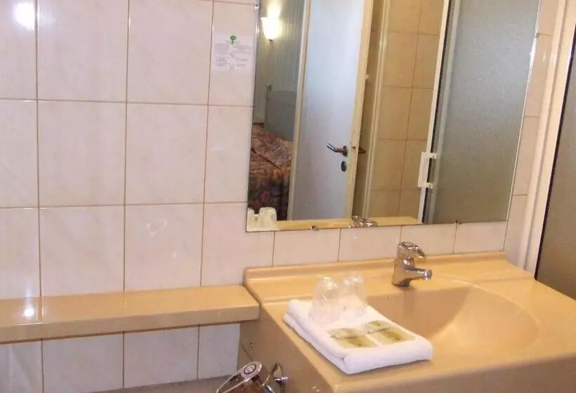 コンフォートルーム, Citotel Le Relais Du Bellay