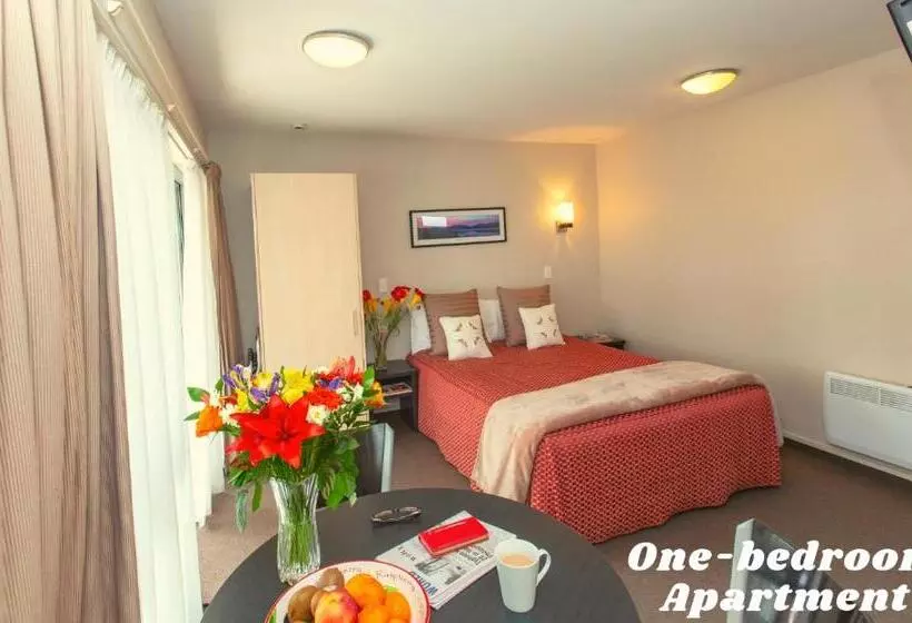 سوییت, Cranford Oak Motel