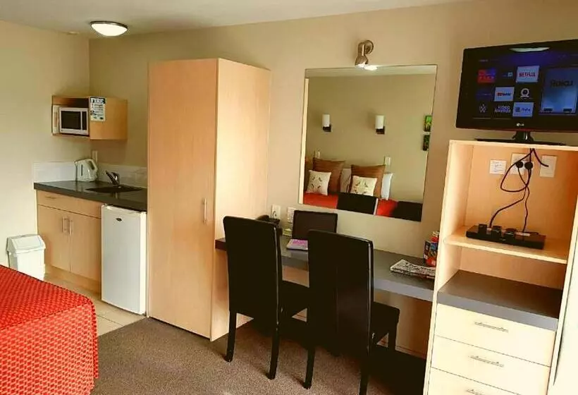 استودیو استاندارد با تخت کینگ, Cranford Oak Motel