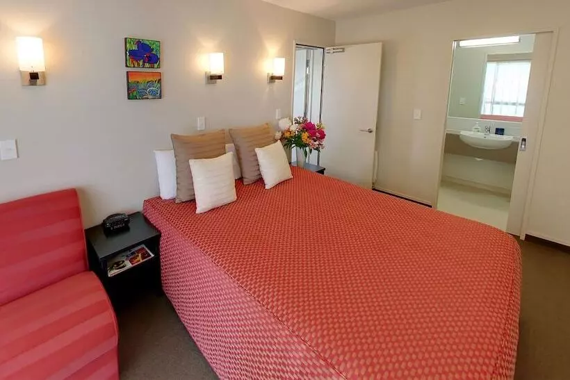 آپارتمان 2 خوابه, Cranford Oak Motel