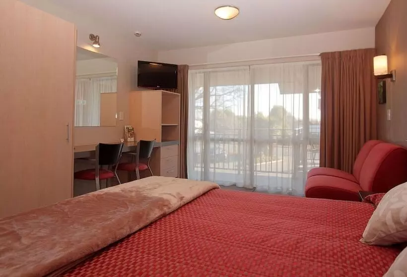 استودیو استاندارد با تخت کینگ, Cranford Oak Motel