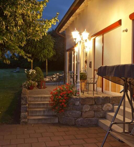 جناح جونيور, Engelhard Das Landhotel Garni