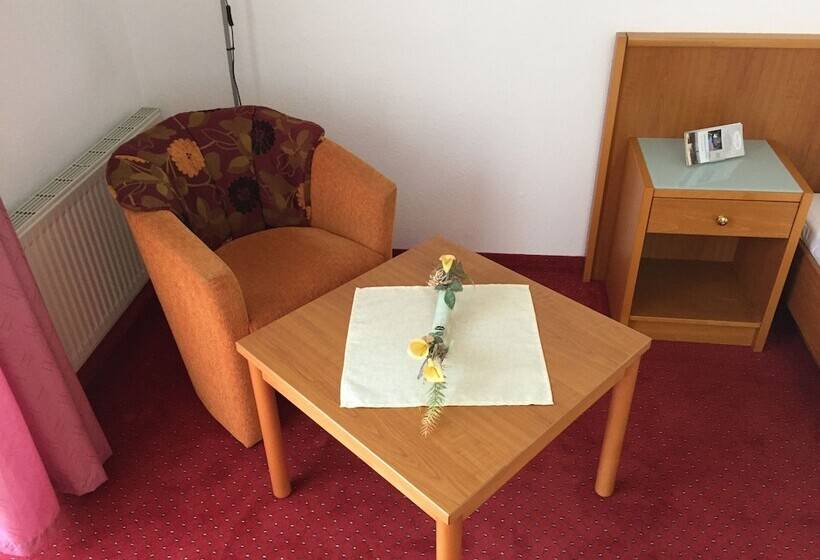 Люкс, Gut Hotel Pommernhotel Barth