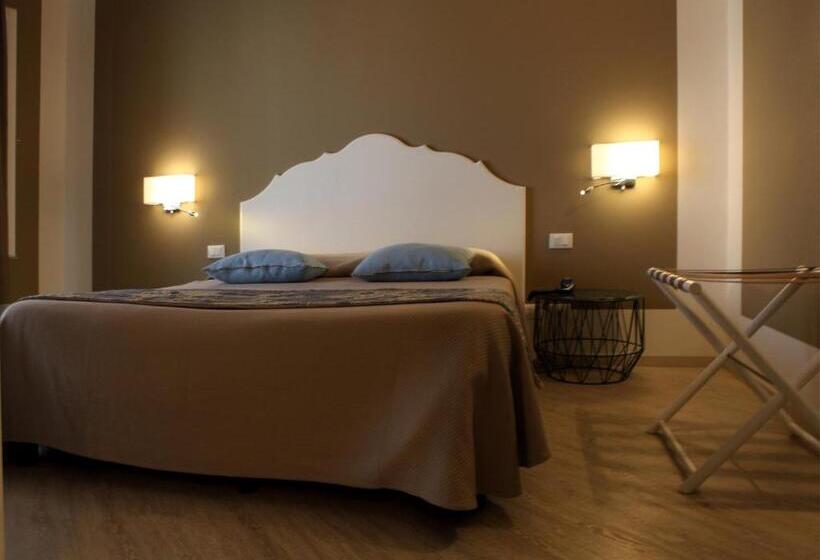 스탠다드 룸, Aegusa