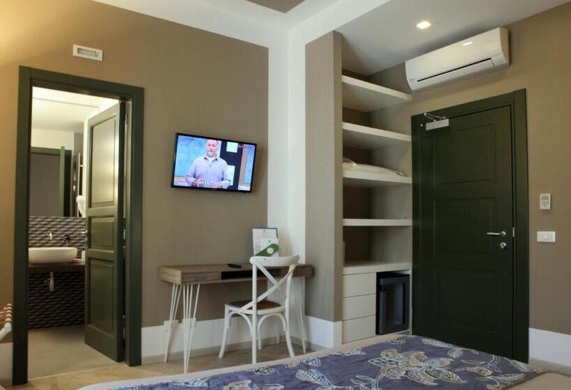 스탠다드 룸, Aegusa