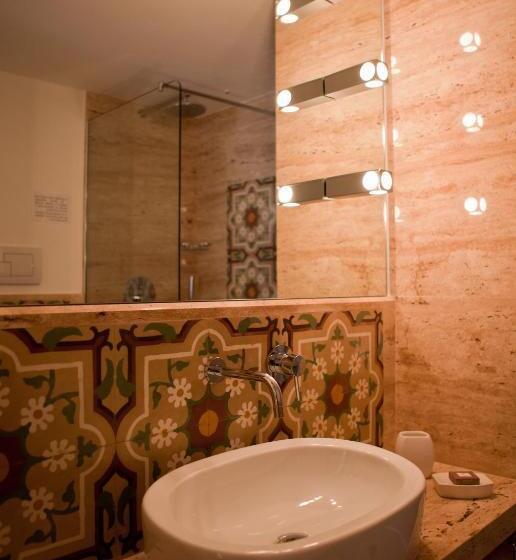 스탠다드 싱글 룸, Aegusa