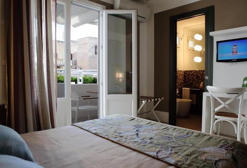 스탠다드 룸, Aegusa