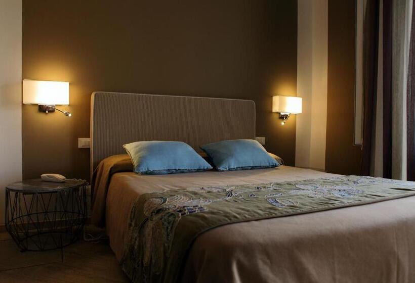 스탠다드 룸, Aegusa