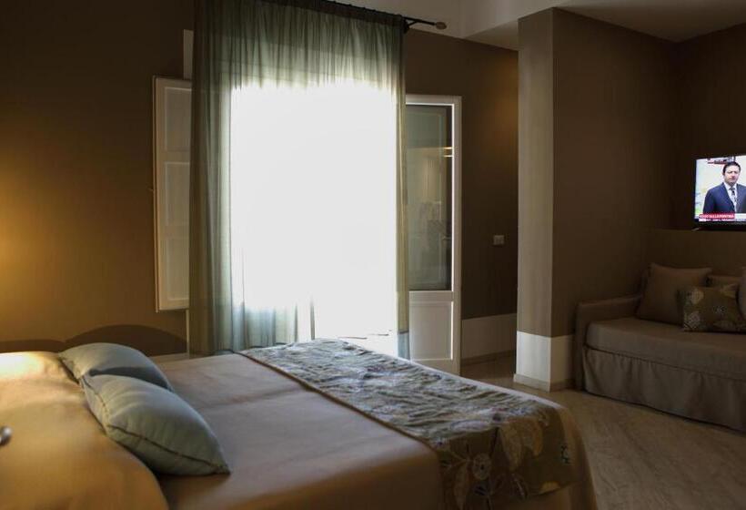 스탠다드 트리플 룸, Aegusa