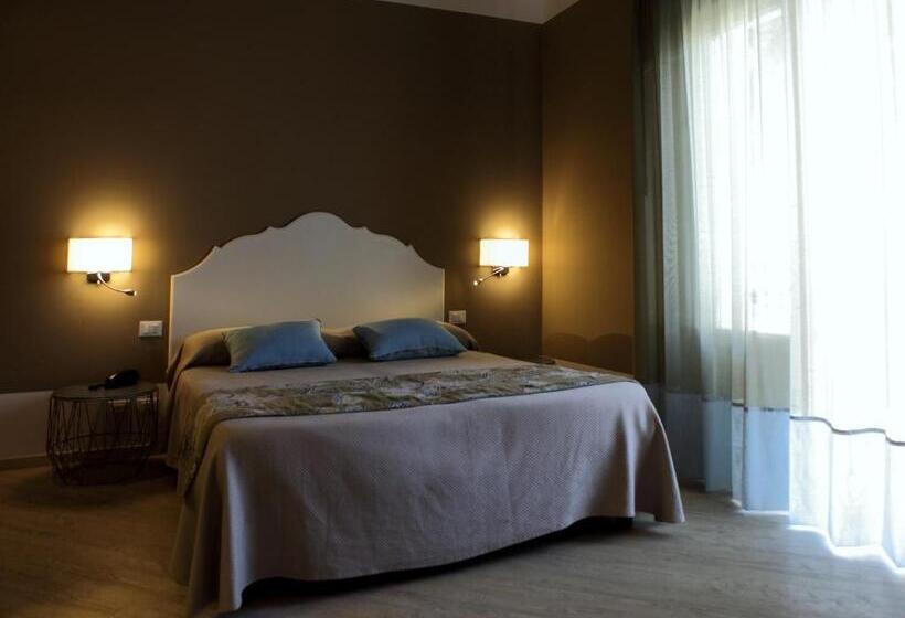 스탠다드 트리플 룸, Aegusa