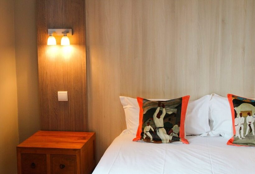 חדר קומפורט, Agur Deneri