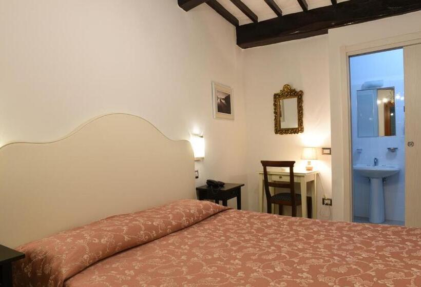스탠다드 룸, Albergo Umbria