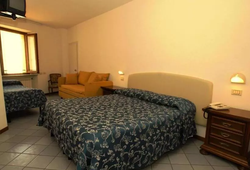 スタンダードトリプルルーム, Albergo Umbria