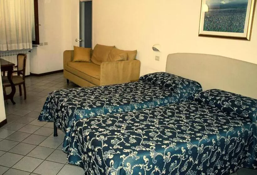 スタンダードトリプルルーム, Albergo Umbria