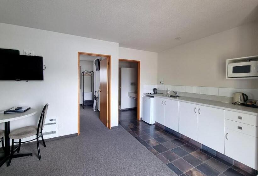 דירת חדר, Asure Highpark Motor Inn