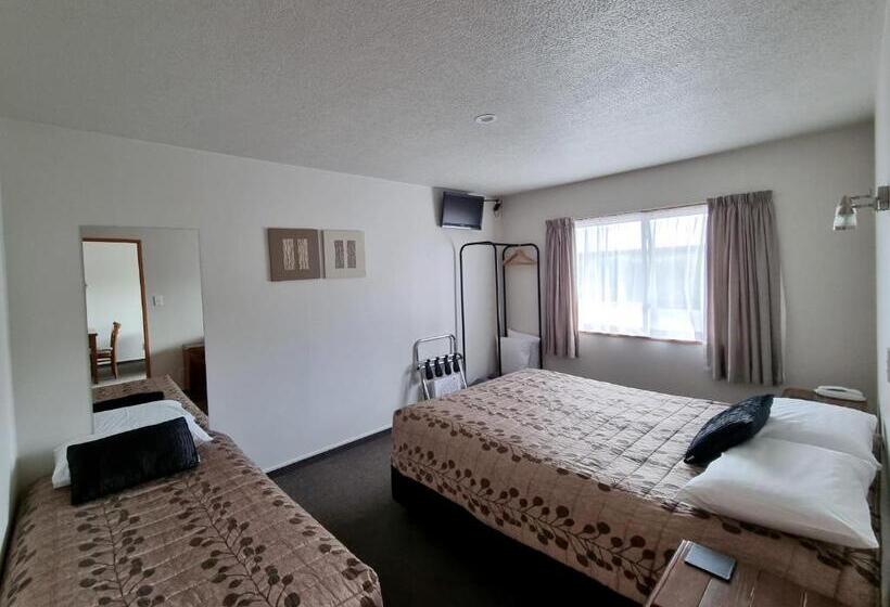 דירת חדר, Asure Highpark Motor Inn