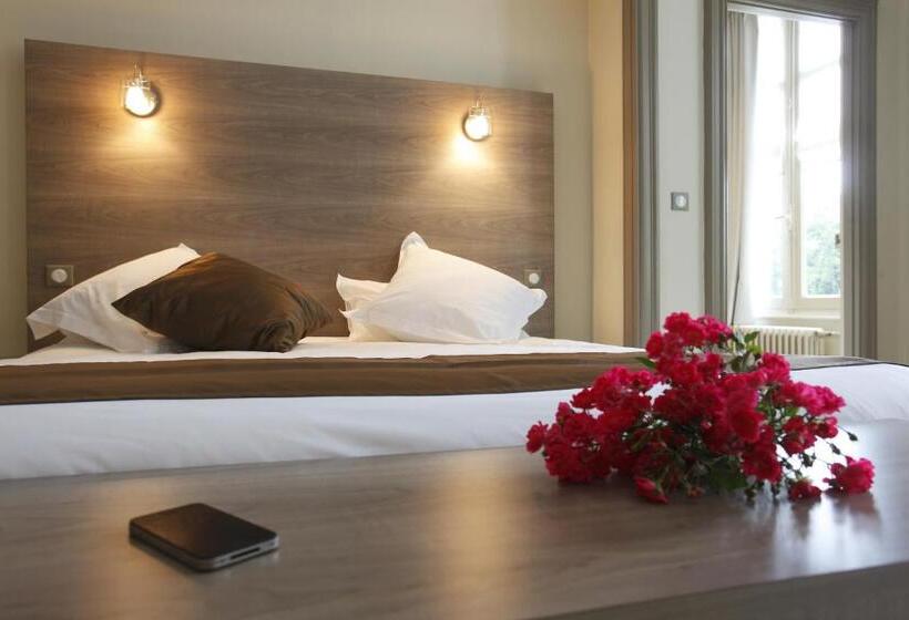 Полулюкс, Château De La Barbinière