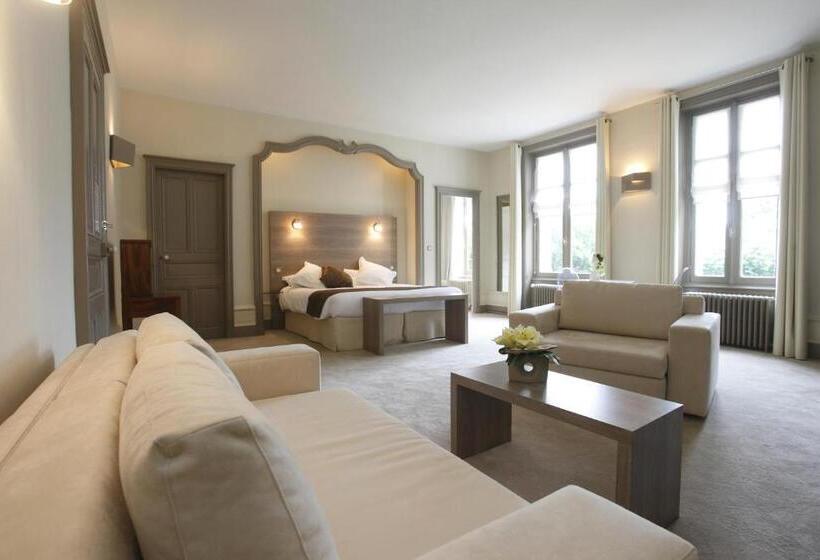 Полулюкс, Château De La Barbinière