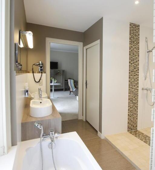 Полулюкс, Château De La Barbinière